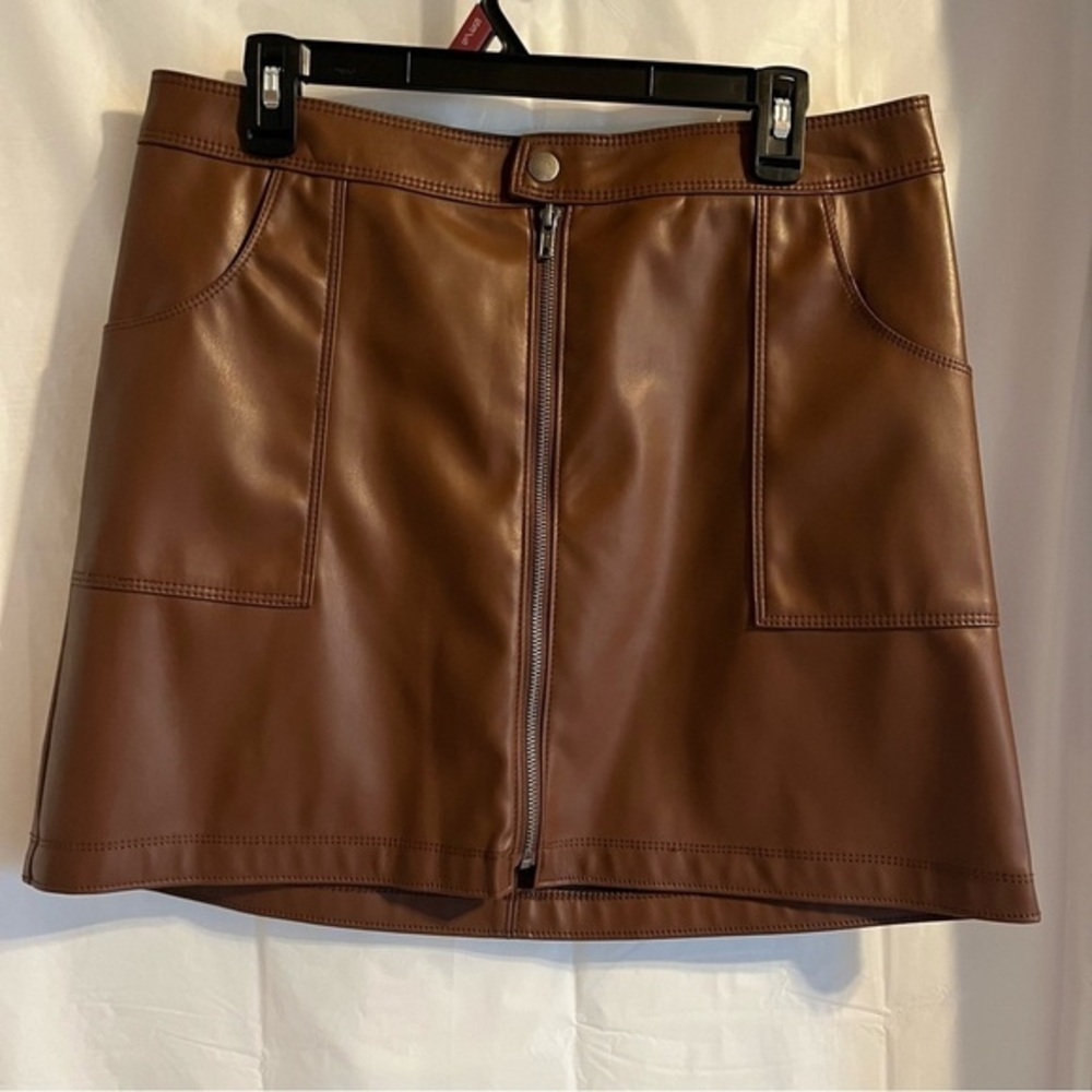 No Boundaries Junior’s Large Faux Brown Leather Front Zip Utility Mini Skirt